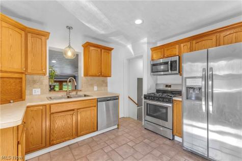 950 E Sprague Road Broadview Heights OH 44147