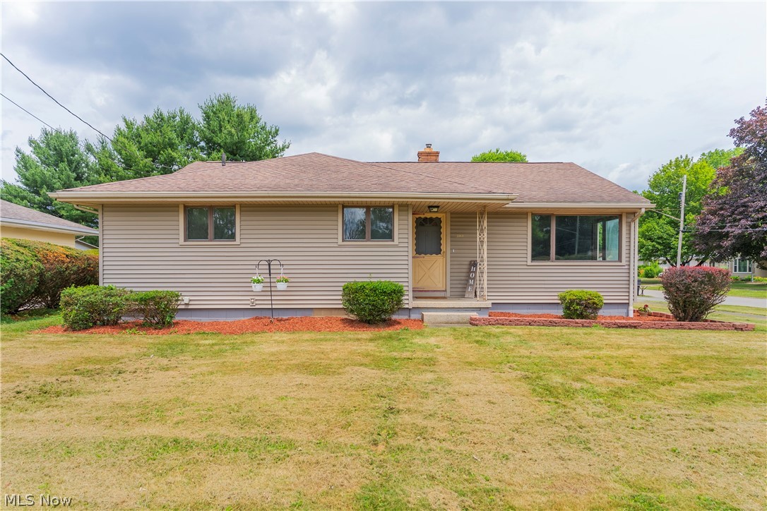 2163 Hollywood Street NE Warren OH 44483