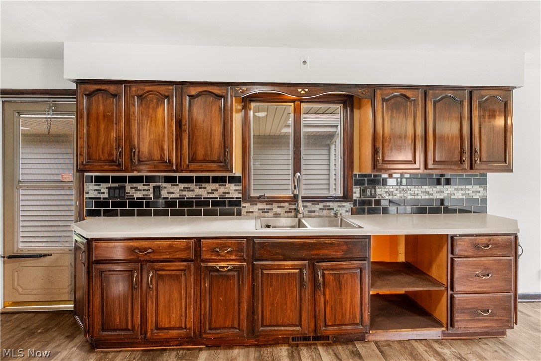 2163 Hollywood Street NE Warren OH 44483
