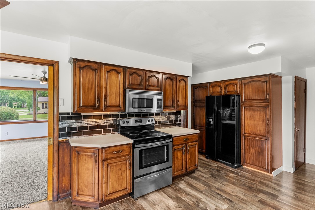 2163 Hollywood Street NE Warren OH 44483
