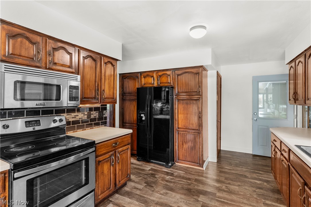 2163 Hollywood Street NE Warren OH 44483