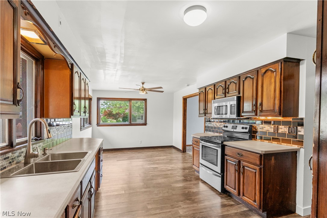 2163 Hollywood Street NE Warren OH 44483