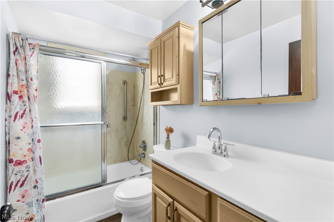 2163 Hollywood Street NE Warren OH 44483