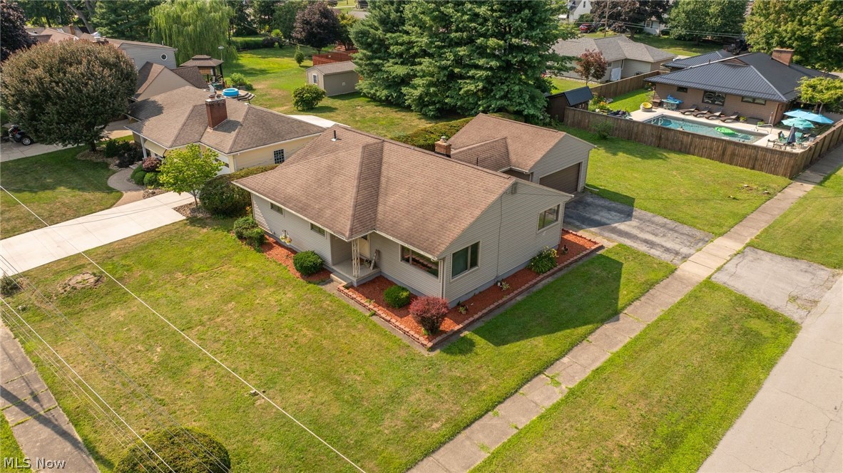2163 Hollywood Street NE Warren OH 44483