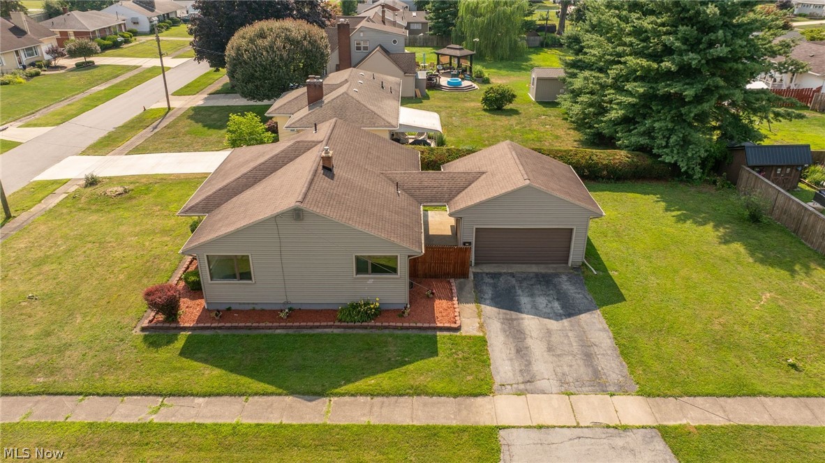 2163 Hollywood Street NE Warren OH 44483