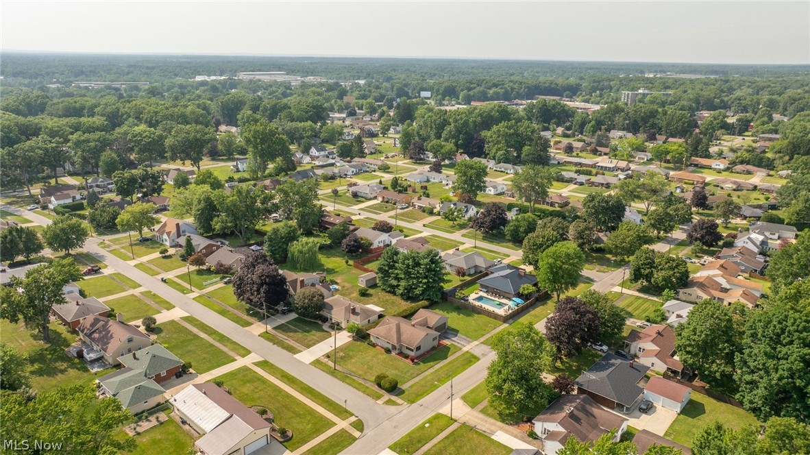 2163 Hollywood Street NE Warren OH 44483