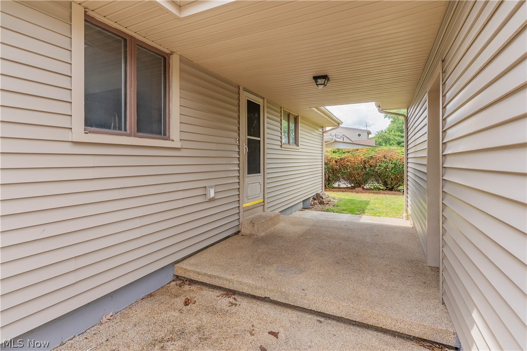 2163 Hollywood Street NE Warren OH 44483