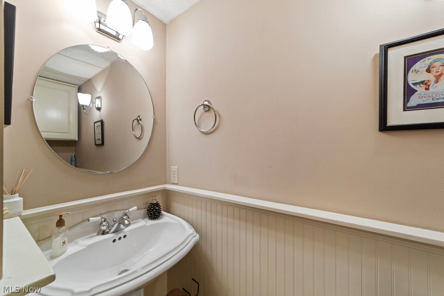 48252 Tina Lane Amherst OH 44001