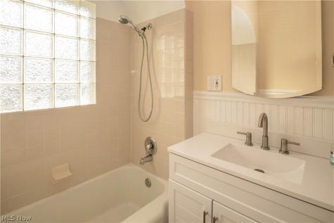 216 6th Street NE North Canton OH 44720