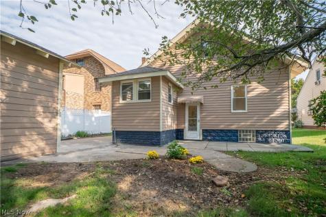 216 6th Street NE North Canton OH 44720