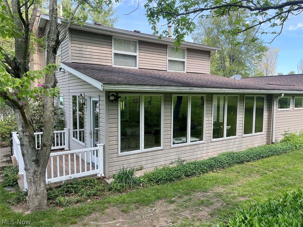8180 Maple Street SW Sherrodsville OH 44675