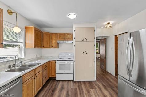 155 Dellenberger Avenue Akron OH 44312