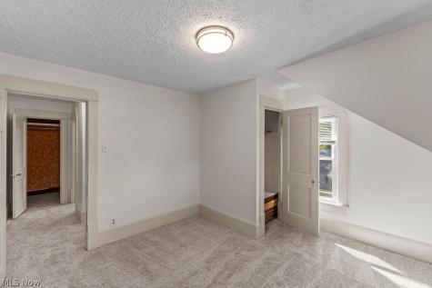 155 Dellenberger Avenue Akron OH 44312