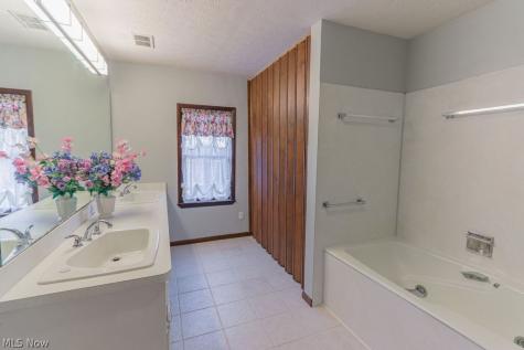 51883 Telegraph Amherst OH 44001