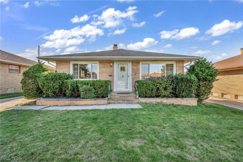4208 Spring Crest Drive Brooklyn OH 44144