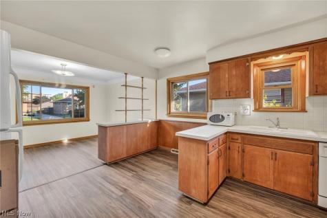 4208 Spring Crest Drive Brooklyn OH 44144