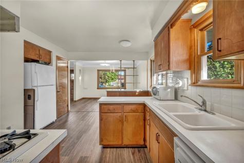 4208 Spring Crest Drive Brooklyn OH 44144