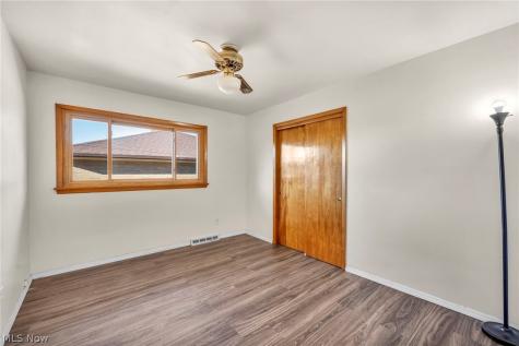 4208 Spring Crest Drive Brooklyn OH 44144