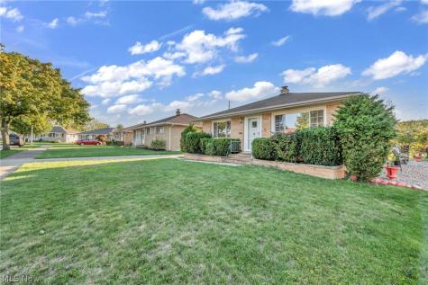 4208 Spring Crest Drive Brooklyn OH 44144