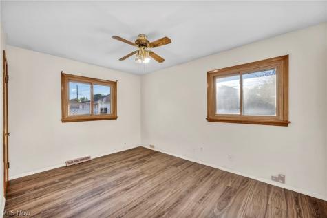 4208 Spring Crest Drive Brooklyn OH 44144