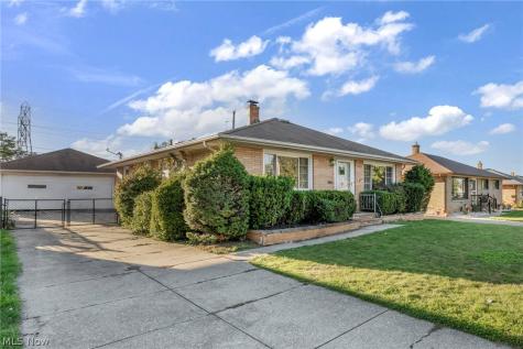4208 Spring Crest Drive Brooklyn OH 44144