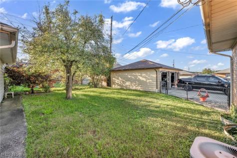 4208 Spring Crest Drive Brooklyn OH 44144