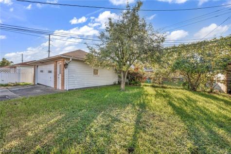 4208 Spring Crest Drive Brooklyn OH 44144