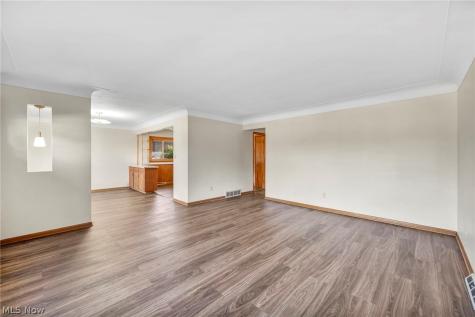 4208 Spring Crest Drive Brooklyn OH 44144