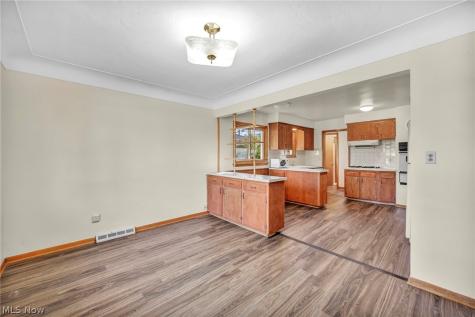 4208 Spring Crest Drive Brooklyn OH 44144