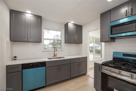 3896 Strandhill Road Cleveland OH 44128