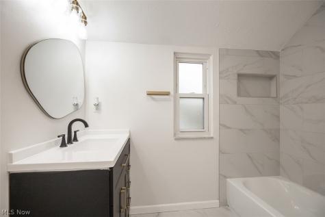 3896 Strandhill Road Cleveland OH 44128