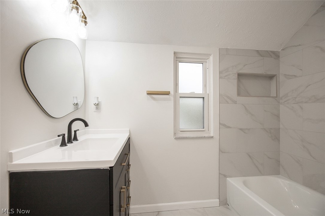 3896 Strandhill Road Cleveland OH 44128