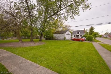 3896 Strandhill Road Cleveland OH 44128