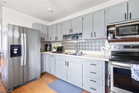1506 New Hampshire Avenue Lorain OH 44052