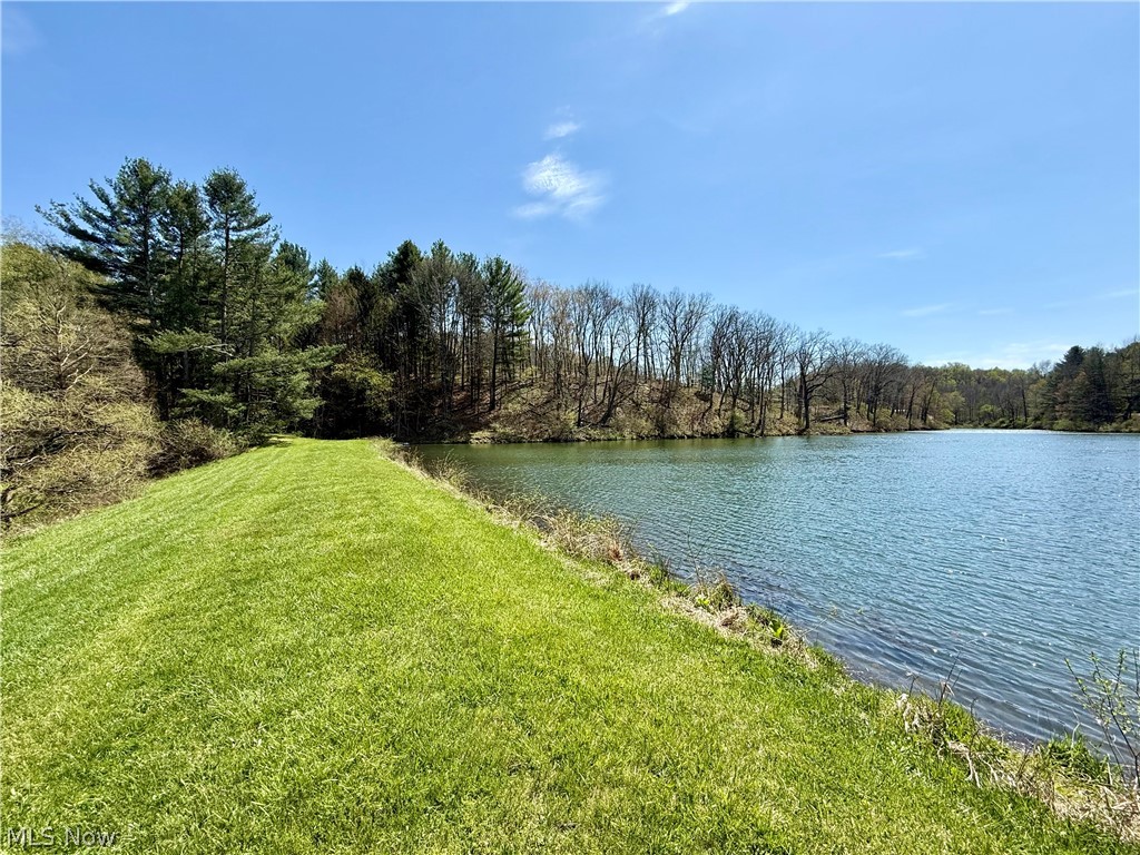 4101 Peace Road SE Carrollton OH 44615