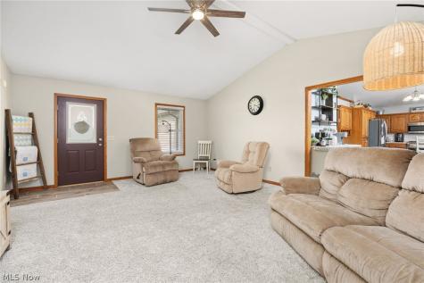 227 E Easton Road Creston OH 44217