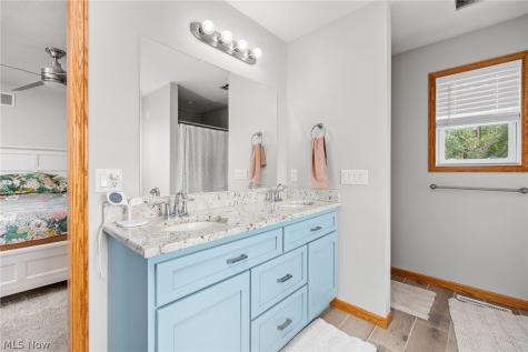227 E Easton Road Creston OH 44217