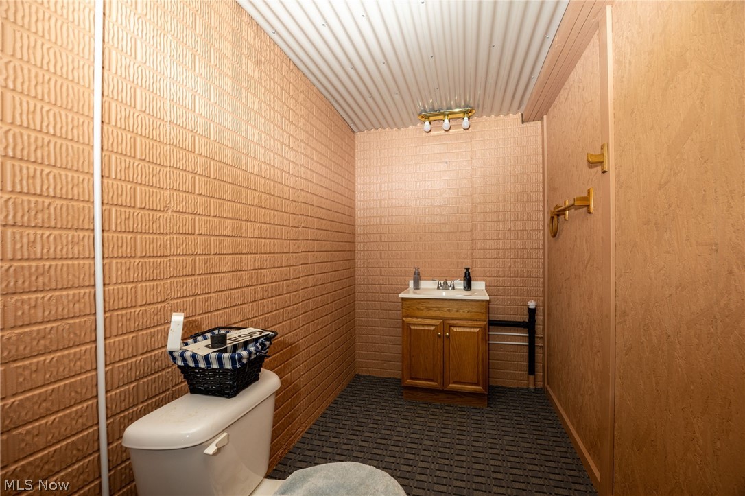 227 E Easton Road Creston OH 44217