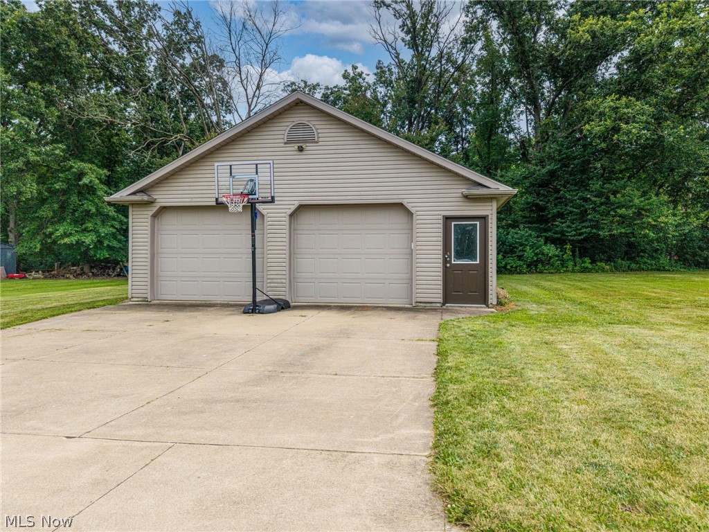227 E Easton Road Creston OH 44217