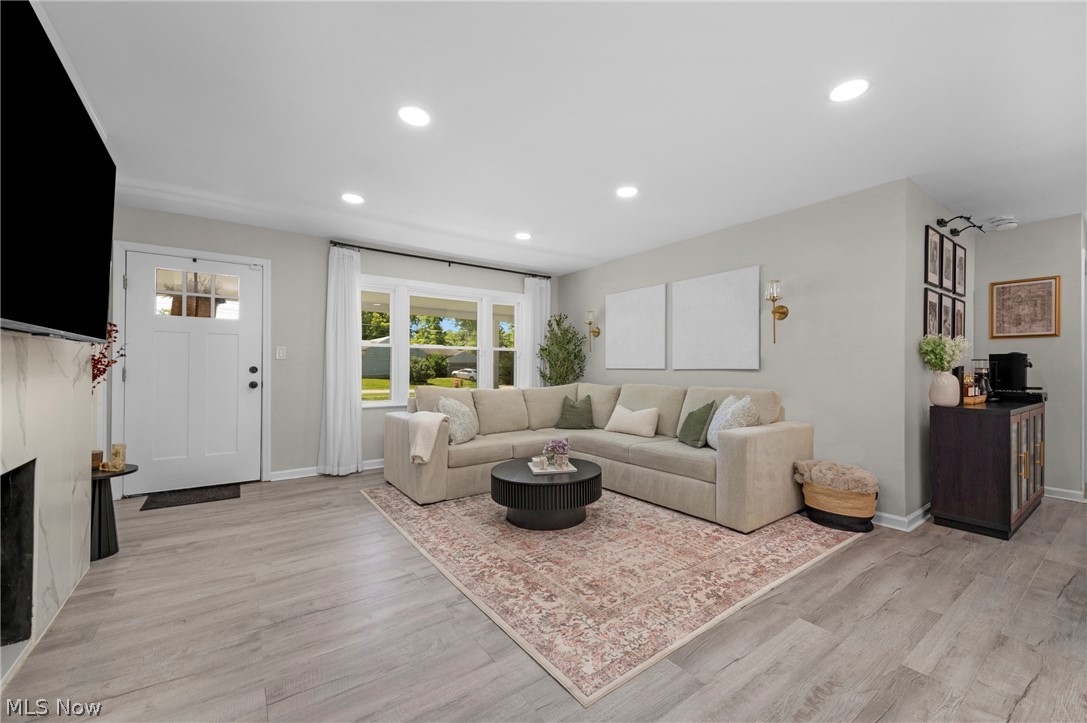 6185 Ridgebury Boulevard Mayfield OH 44124
