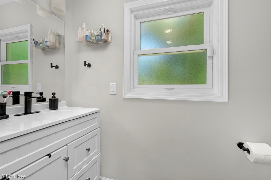 6185 Ridgebury Boulevard Mayfield OH 44124