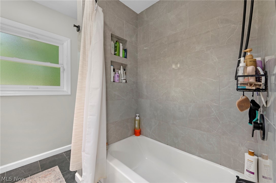 6185 Ridgebury Boulevard Mayfield OH 44124