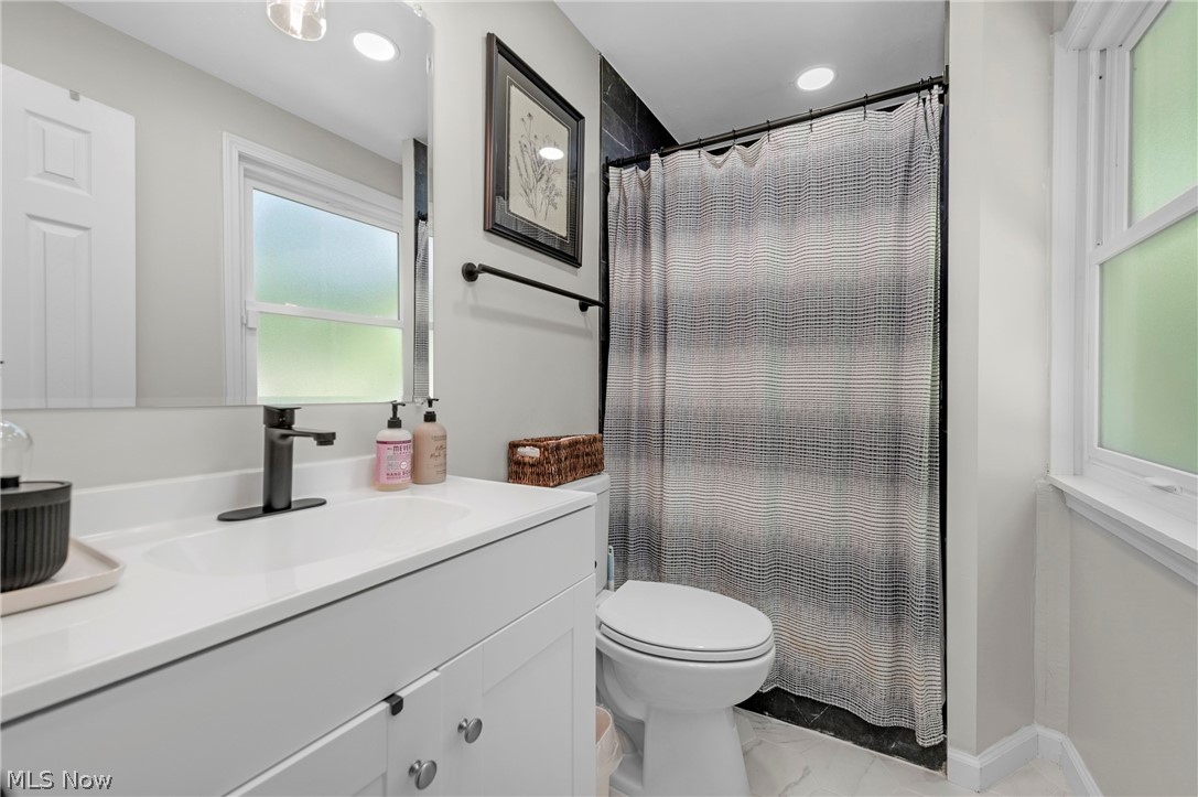 6185 Ridgebury Boulevard Mayfield OH 44124