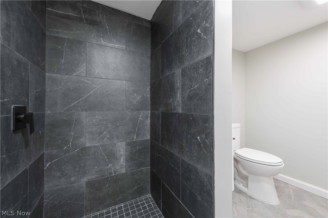 6185 Ridgebury Boulevard Mayfield OH 44124