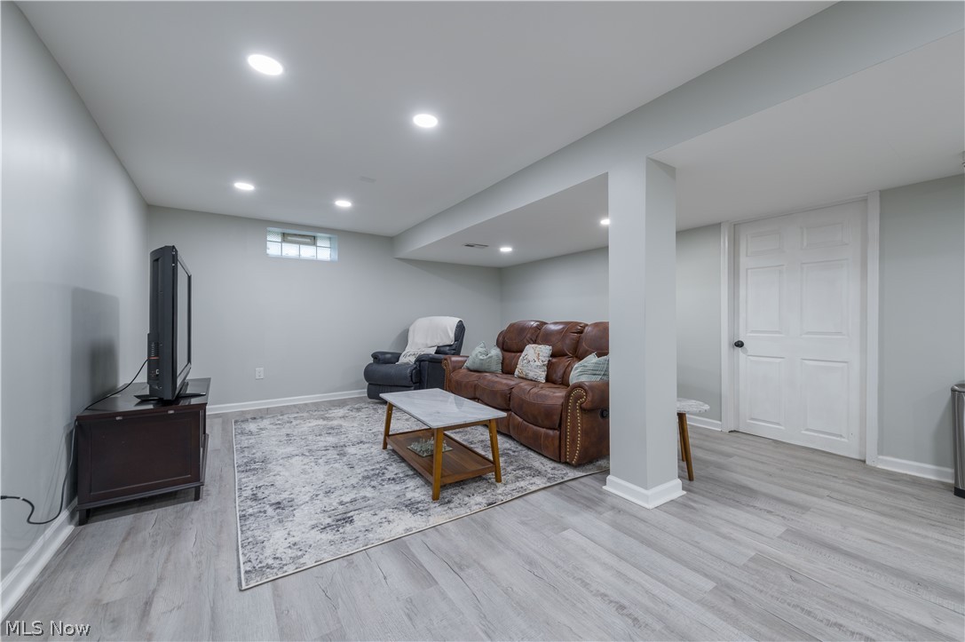 6185 Ridgebury Boulevard Mayfield OH 44124