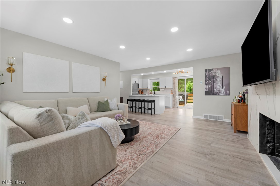 6185 Ridgebury Boulevard Mayfield OH 44124