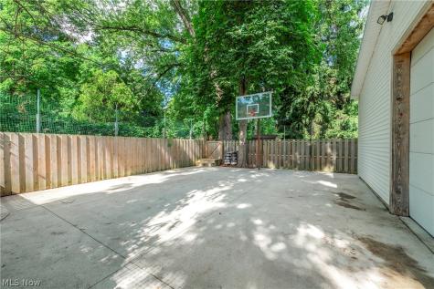 3809 Revere Court Cleveland OH 44109