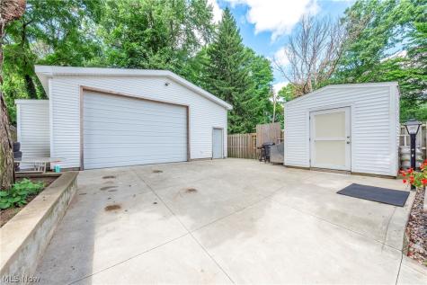 3809 Revere Court Cleveland OH 44109