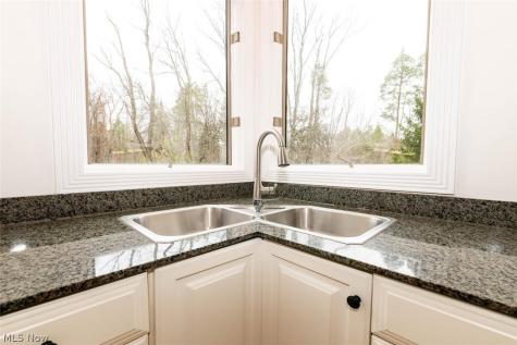 13905 Aquilla Road Burton OH 44021