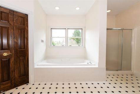 13905 Aquilla Road Burton OH 44021
